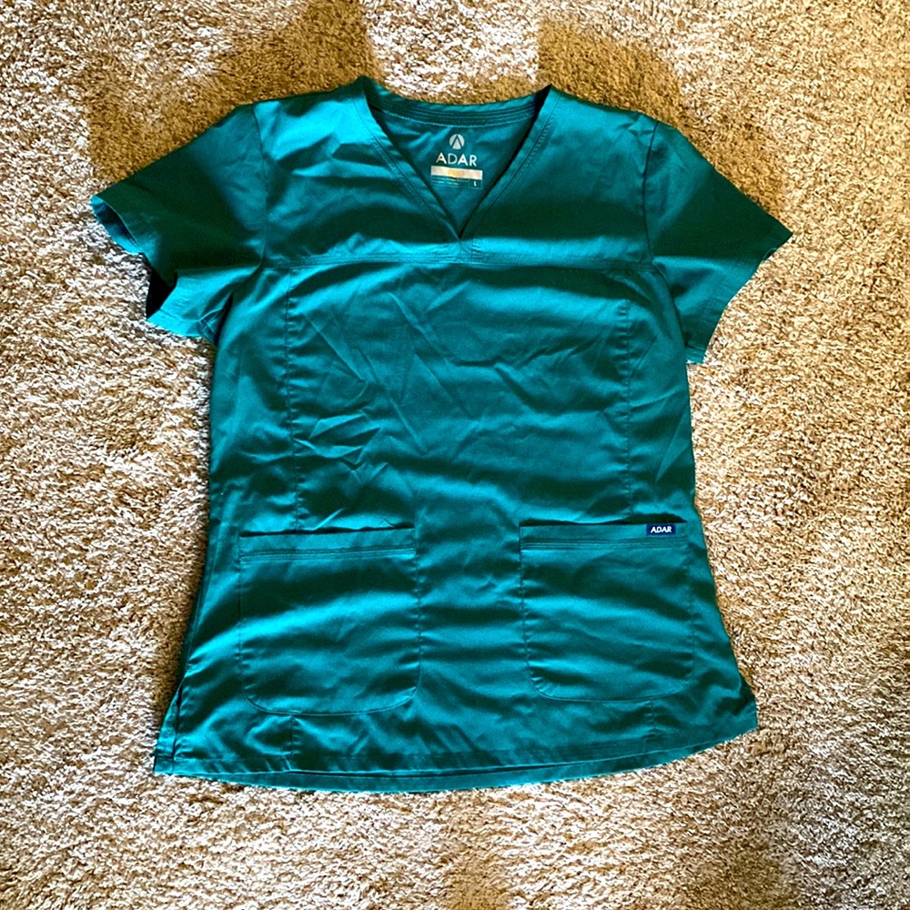 Scrub set
